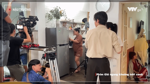 gió ngang hậu trường