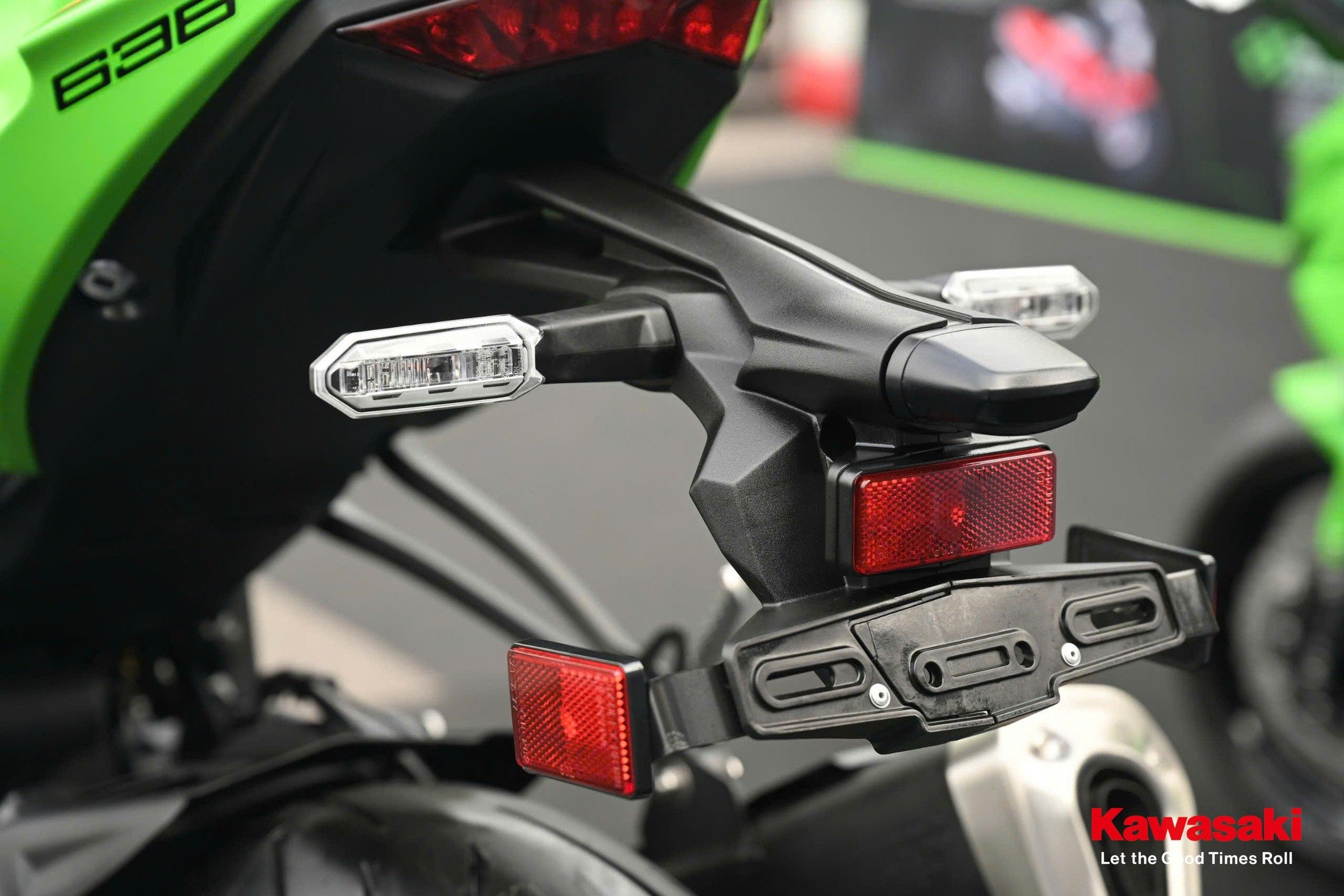 Vừa ra mắt Việt Nam xe Ninja Nhật trang bị 'tận răng', mạnh gấp rưỡi xe Honda, Yamaha: Giá bất ngờ?- Ảnh 7.