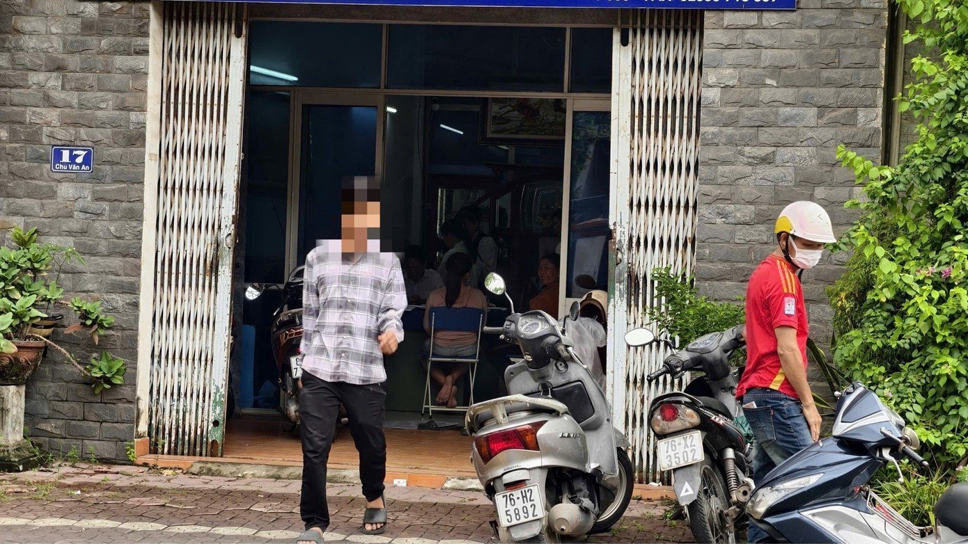 Vụ vé số trúng 2 tỷ đồng bị từ chối trả thưởng: Đã chuyển công an giám định- Ảnh 2.