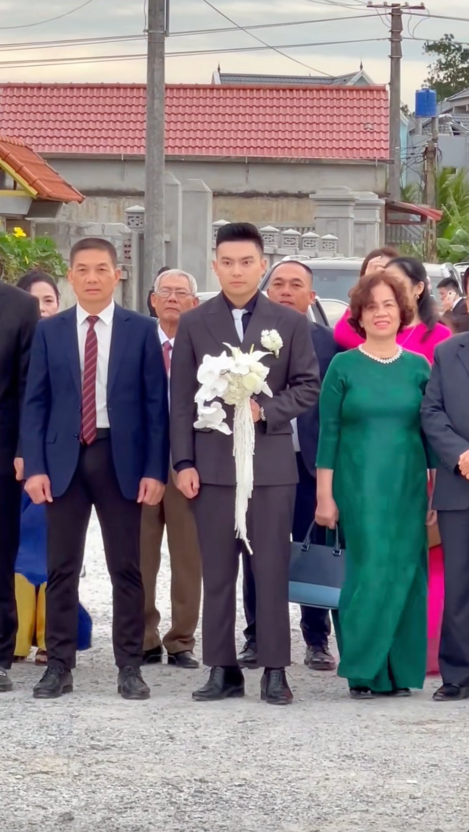 Thiếu gia tập đoàn Sơn Hải - chồng Hoa hậu Đỗ Hà hôm nay 10 điểm!- Ảnh 1.