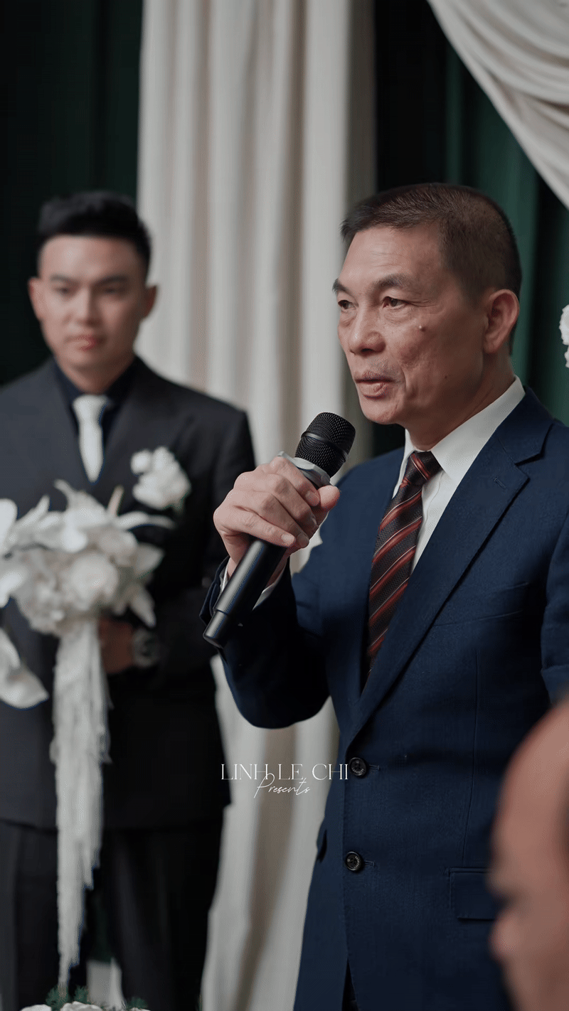 Chủ tịch tập đoàn Sơn Hải xin phép được đón con dâu, chồng Đỗ Hà đứng sau có biểu cảm thế này- Ảnh 1.