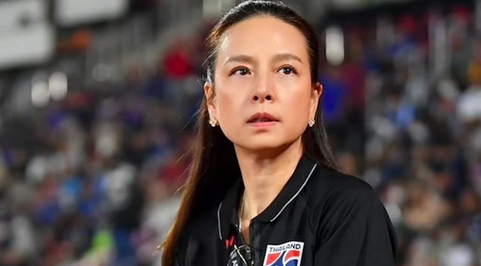 23-1761201463-madam-pang-lam-day-song-bong-da-thai-lan.jpg