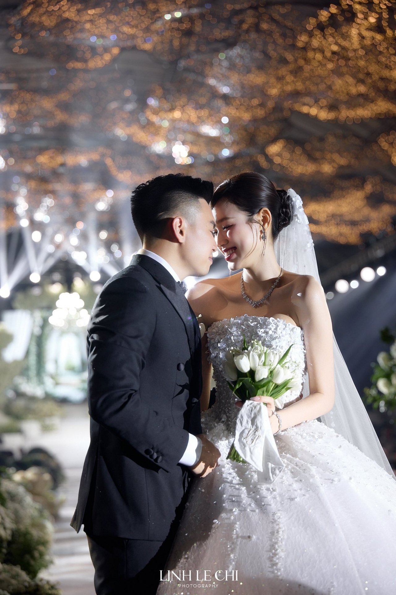 Tại sao dàn sao Việt vắng mặt ở đám cưới Hoa hậu Đỗ Hà?- Ảnh 1.