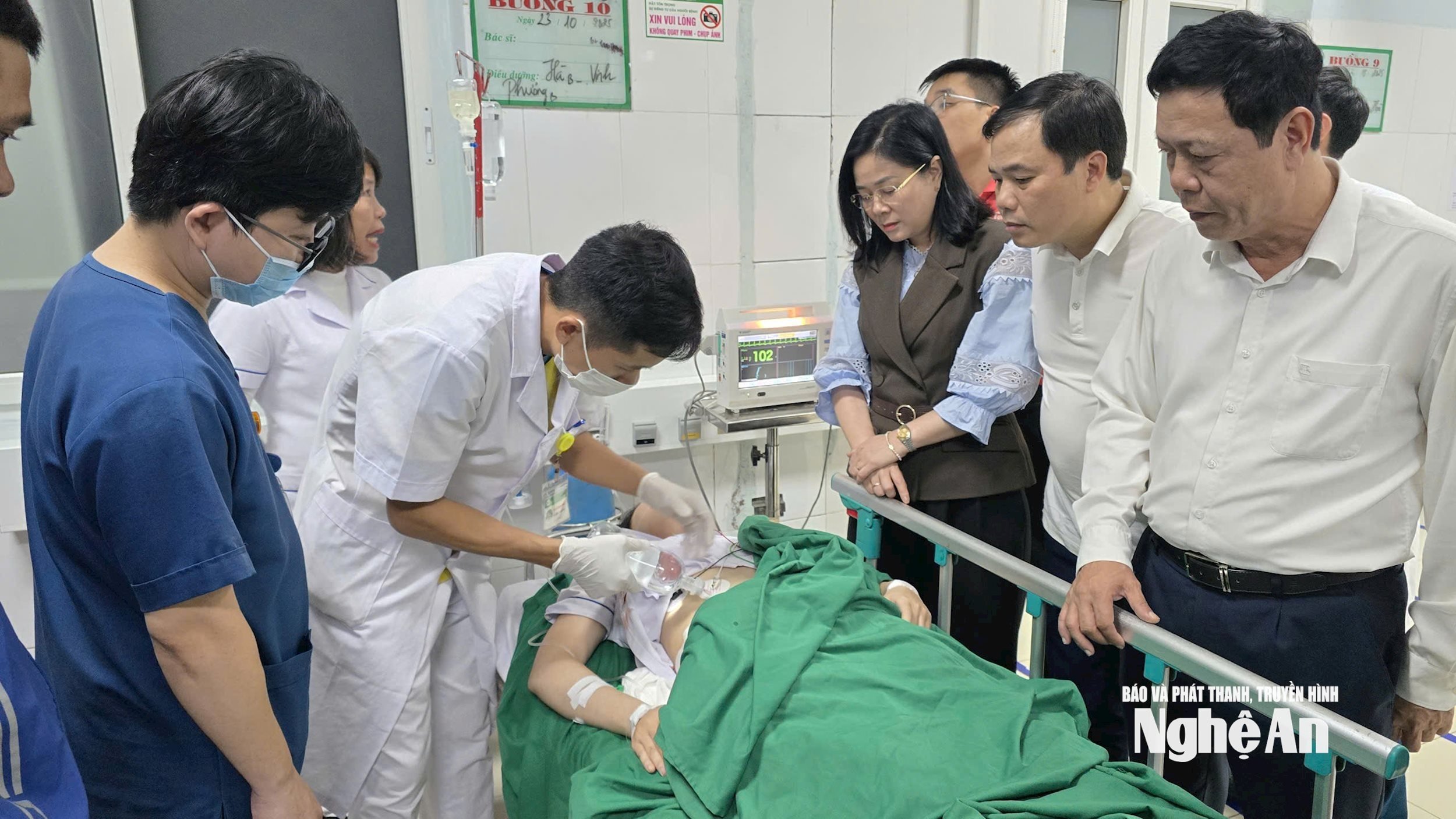 Vụ đối tượng đâm nhiều người bị thương ở BV Sản Nhi Nghệ An: Vào thăm vợ sinh con rồi gây ra chuyện- Ảnh 2.