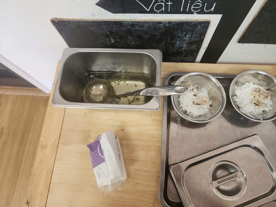 1 trường Hà Nội lên tiếng sau khi phụ huynh bóc phốt 2 vấn đề nghiêm trọng: Rất cầu thị nhưng vẫn có gì đó 