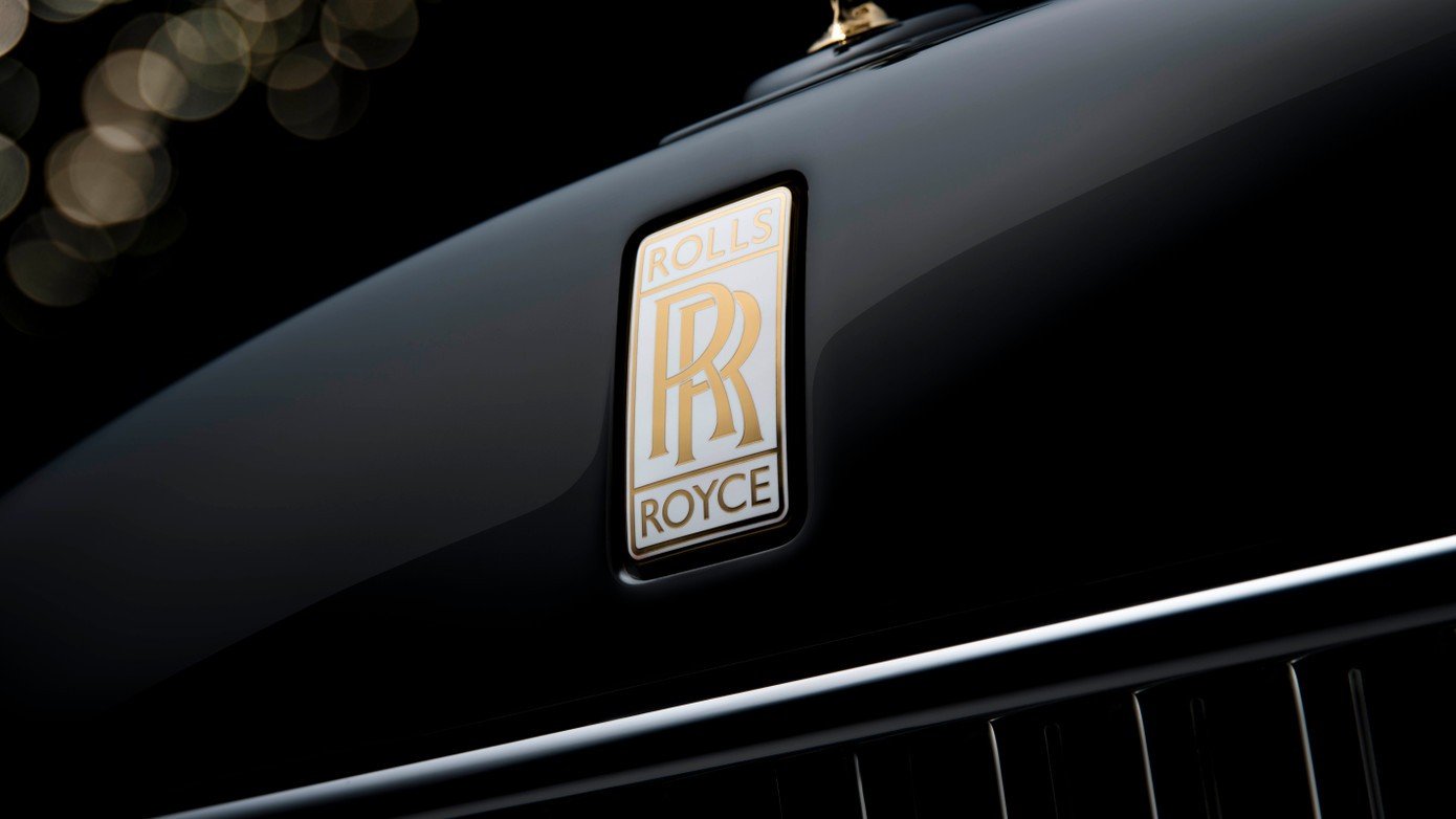 7-phantom-centenary-private-collection-the-badge-of-honour.jpg