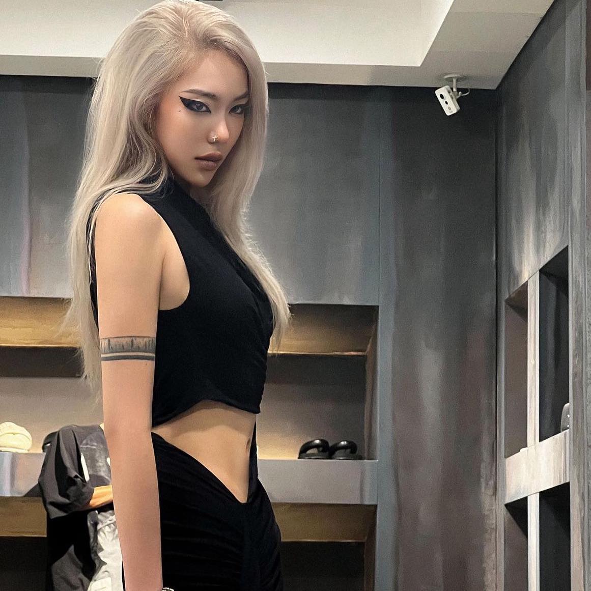 Bạn gái mới MCK: Thủ khoa Sân khấu Điện ảnh, visual lẫn body