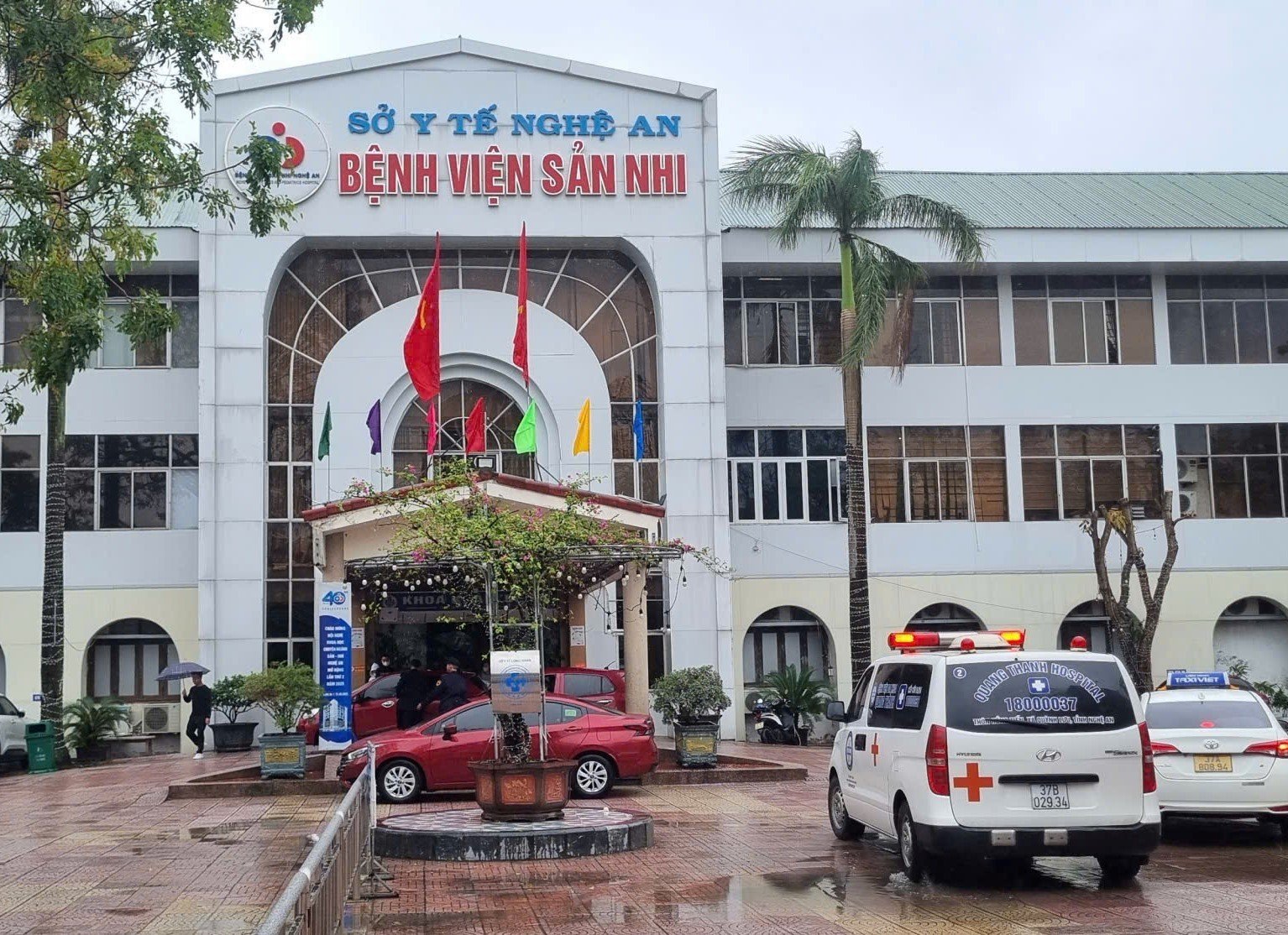 Công an thông tin chính thức vụ nhiều người bị tấn công trong bệnh viện ở Nghệ An- Ảnh 2.