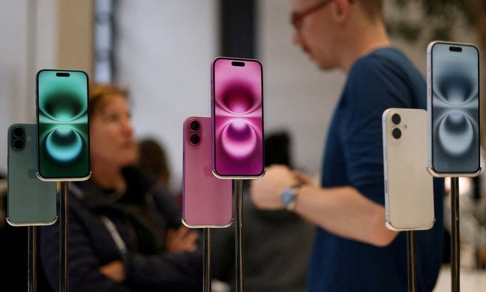 Huyền thoại Motorola tham vọng đua tranh với iPhone, Samsung ở Việt Nam: Liệu có quá 