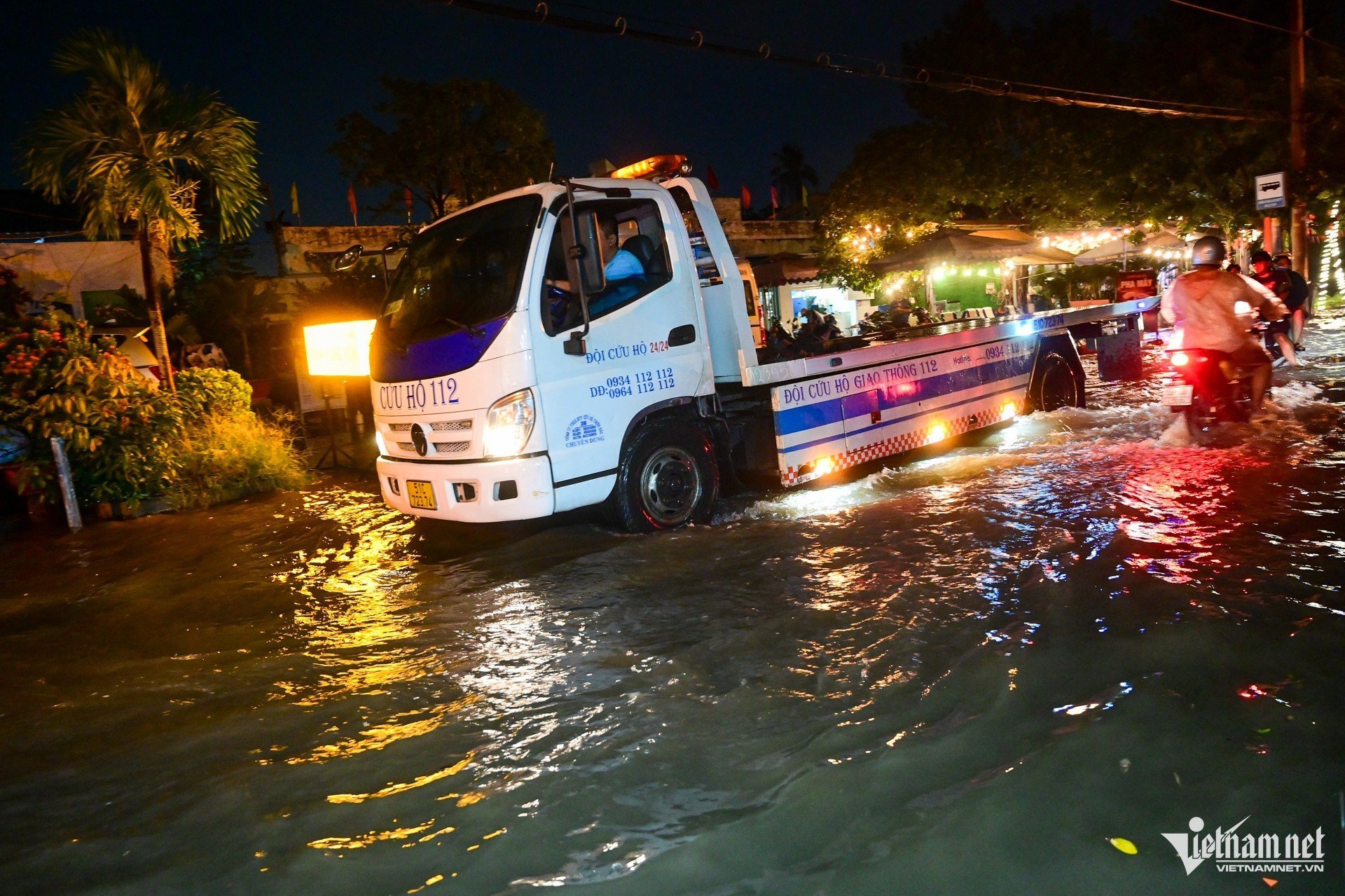 W-triều cường TPHCM nguyễn huế 43.jpg