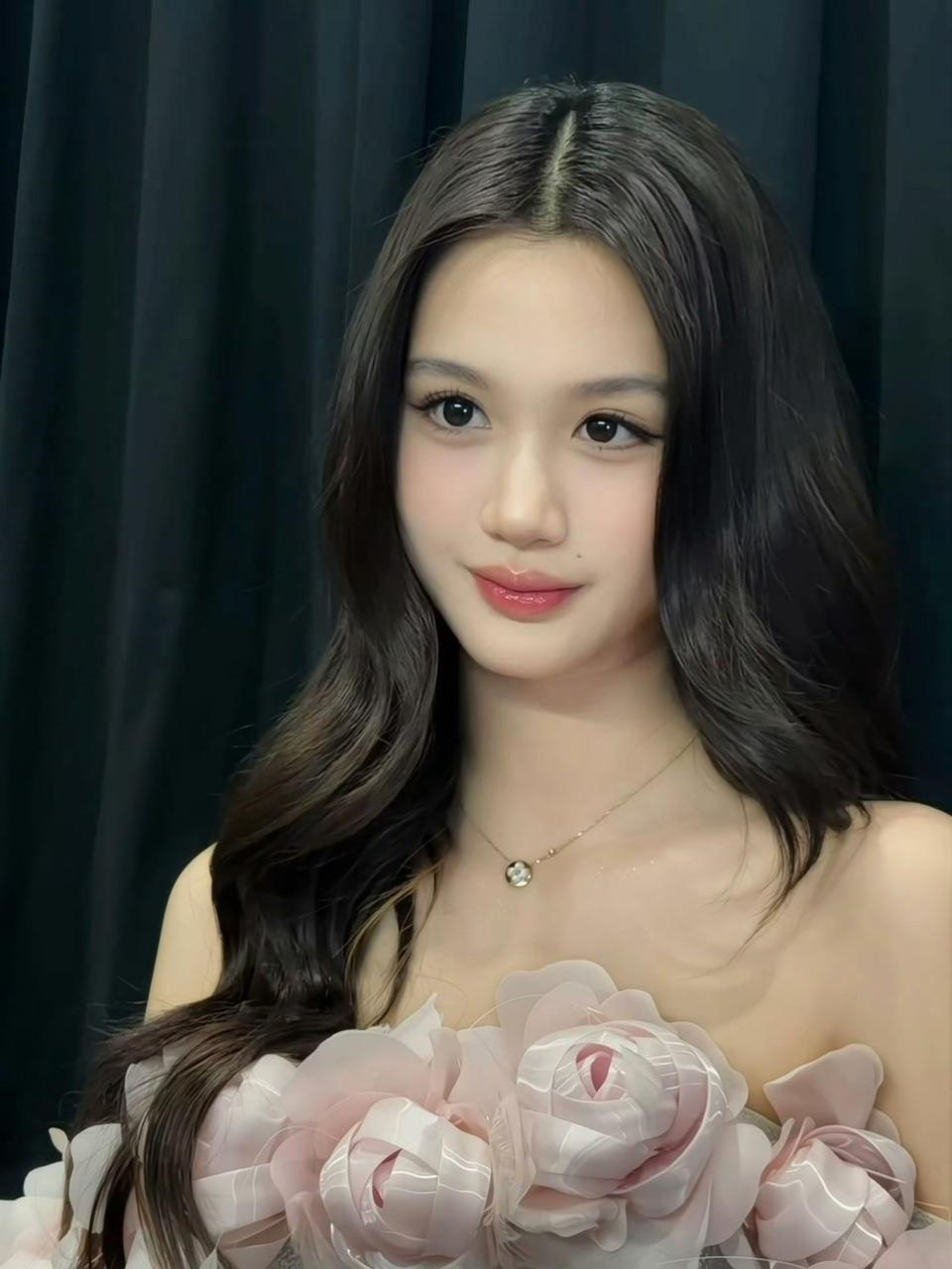 Con gái 15 tuổi của