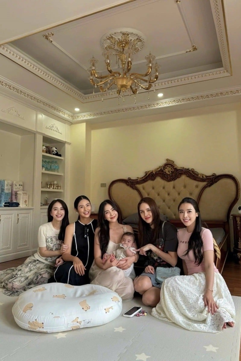 26-1761463211-mc-mai-ngoc-song-nhu-ba-hoang-trong-lau-dai-nha-chong-o-bac-ninh.jpg