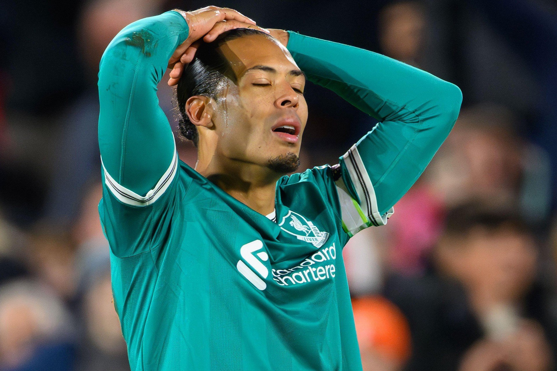 Alamy - Van Dijk Brentford Liverpool.jpg