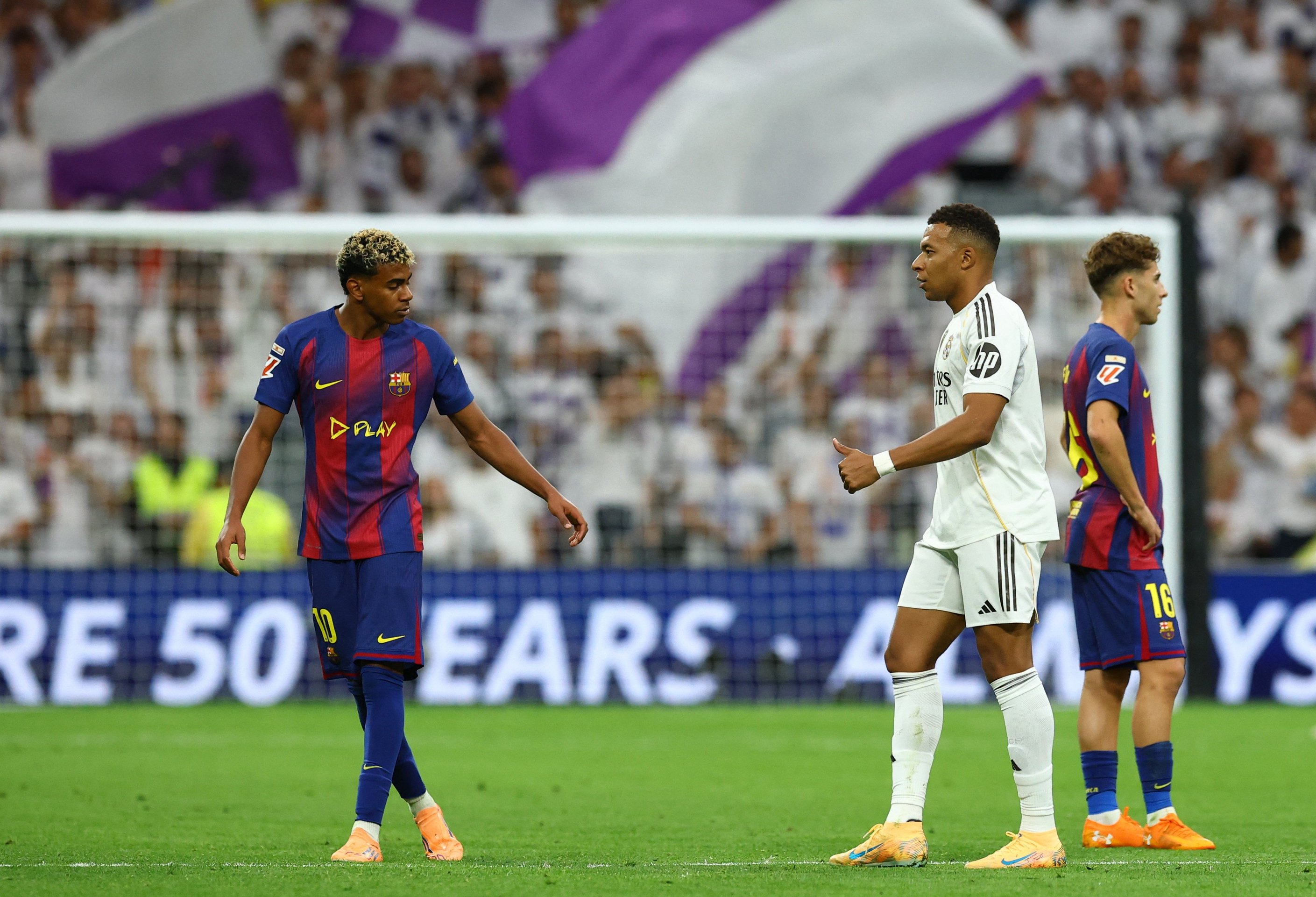 27-1761520658-mbappe-toa-sang-giup-real-ha-barca.jpg
