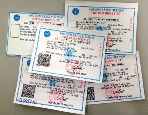 Từ nay đến hết năm 2025: Những ai vẫn được dùng thẻ BHYT giấy?- Ảnh 1.