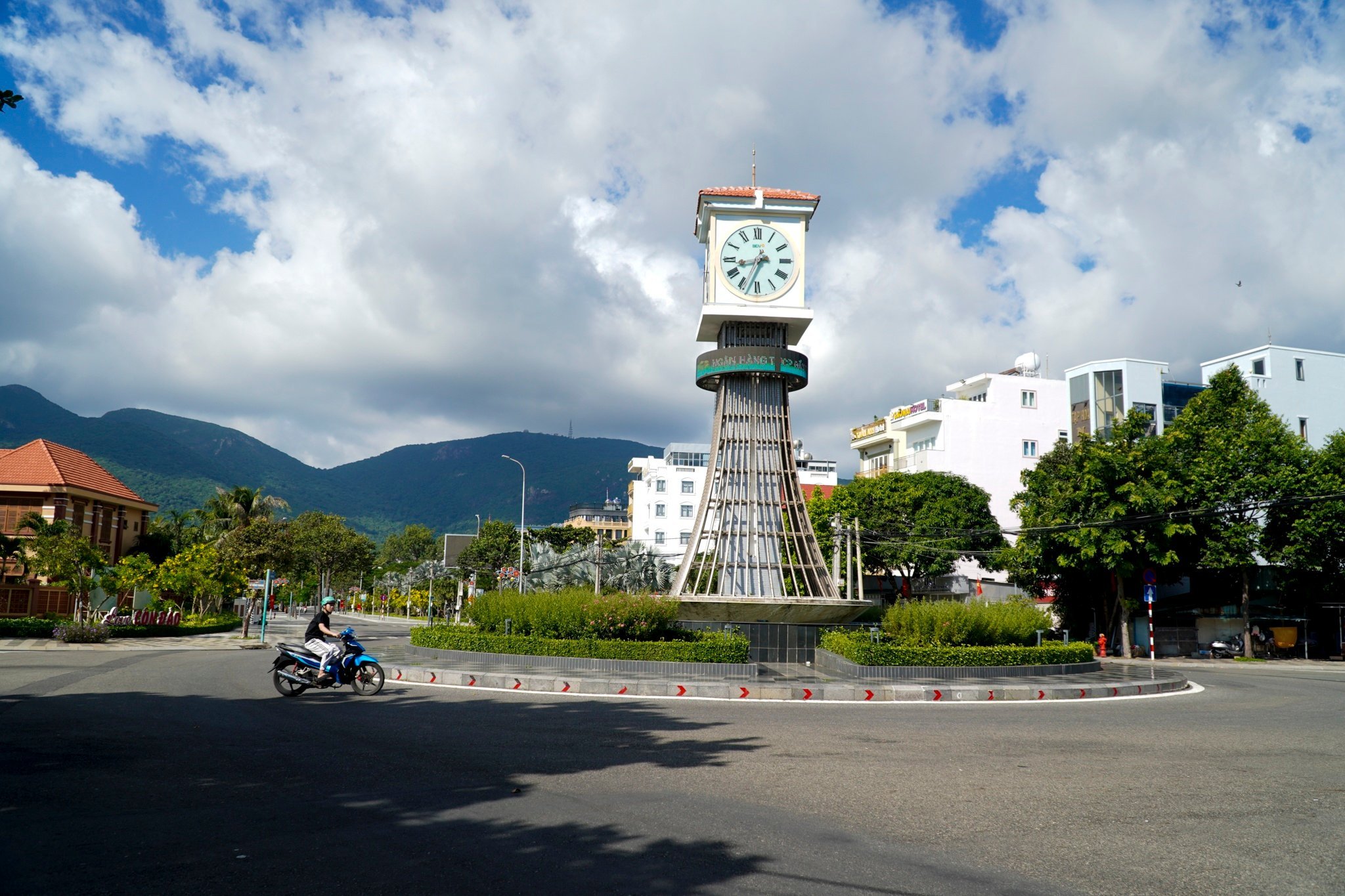 27-1761534039-ha-tang-phat-trien-o-dac-khu-duy-nhat-cua-tphcm.jpg