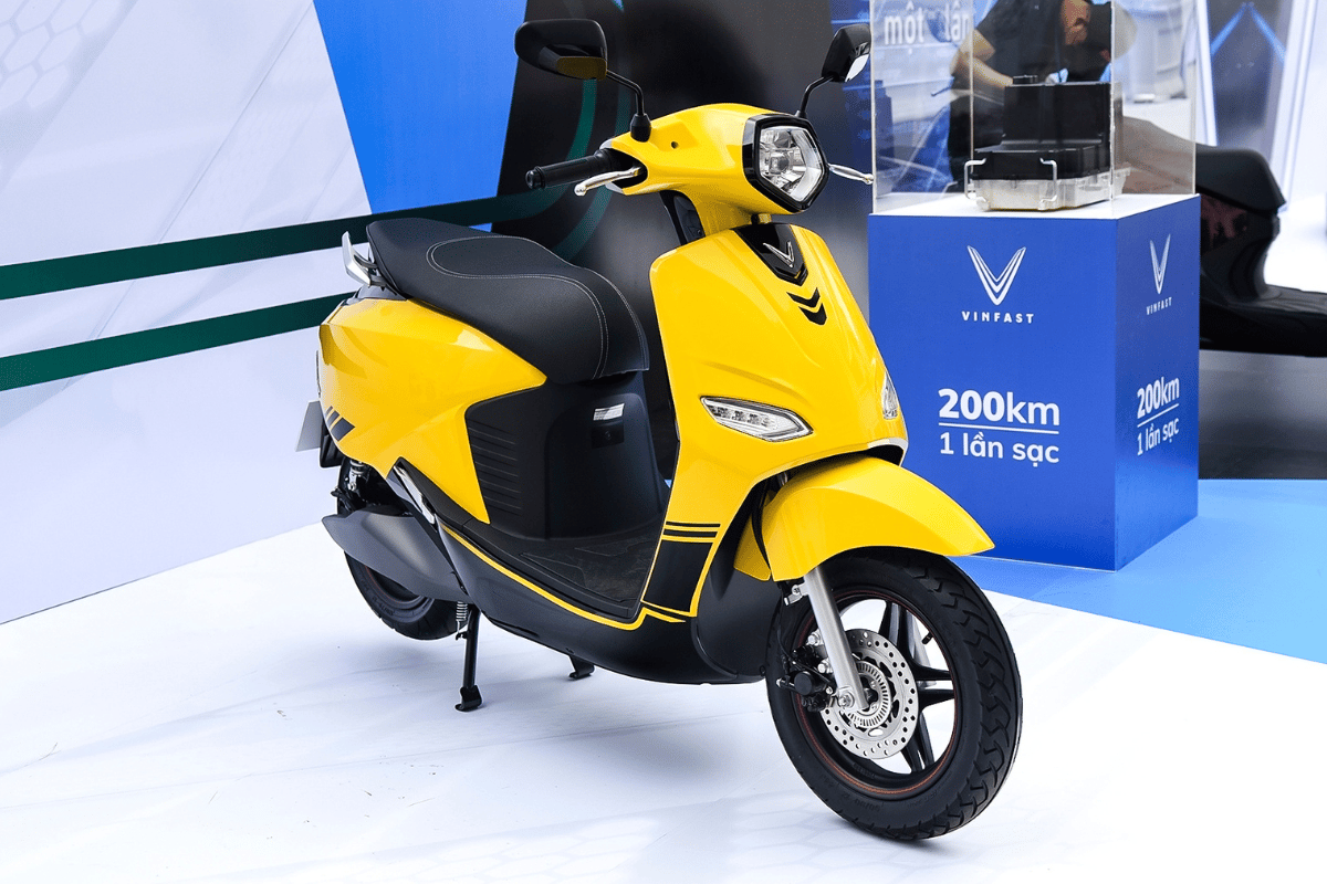 Có 30 triệu mua xe máy điện, mẫu nào đi xa nhất, sạc nhanh nhất? Xe Việt Nam và Trung Quốc, mua xe nào?- Ảnh 1.