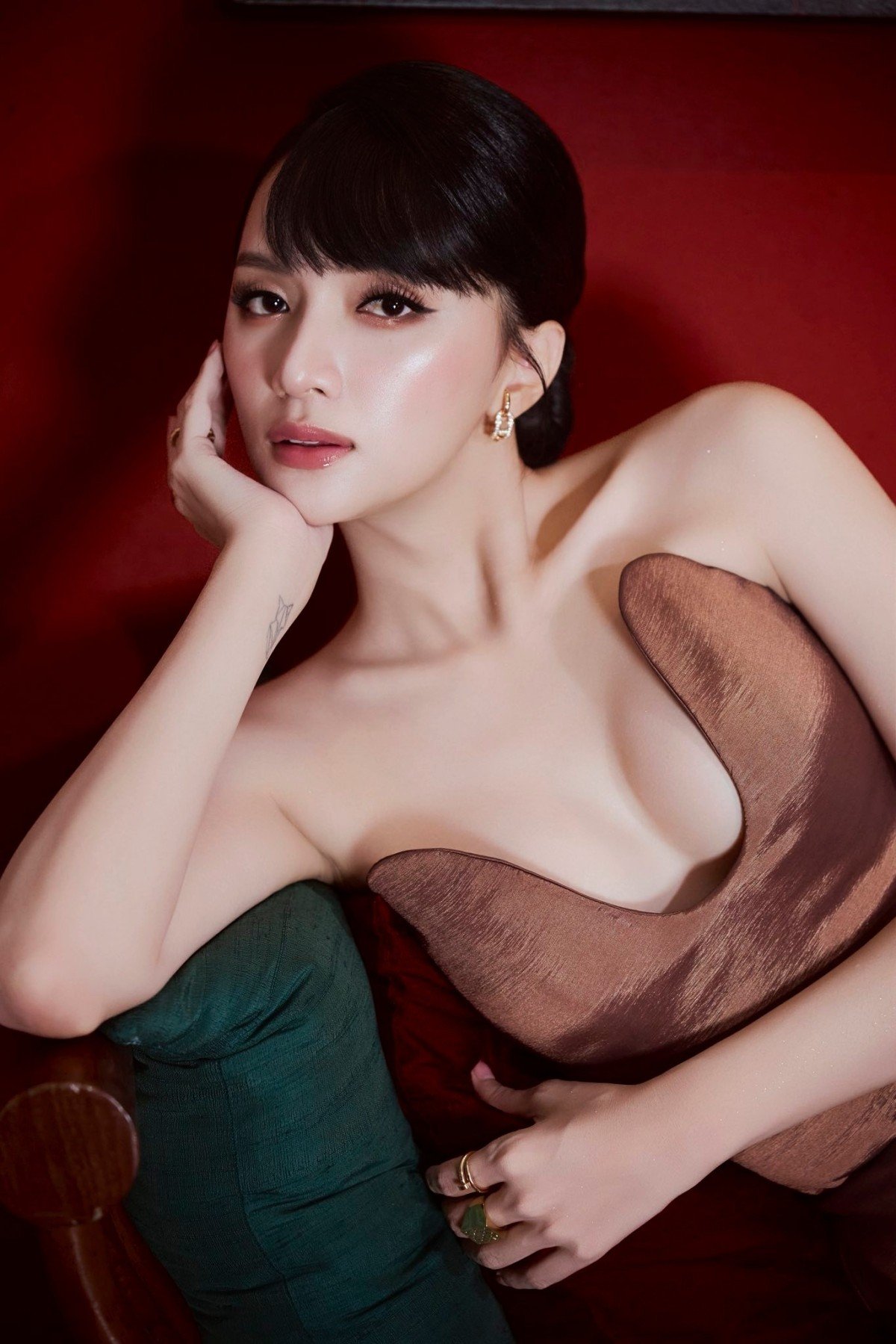 Hoa hậu Lương Thuỳ Linh xin lỗi Hương Giang- Ảnh 7.