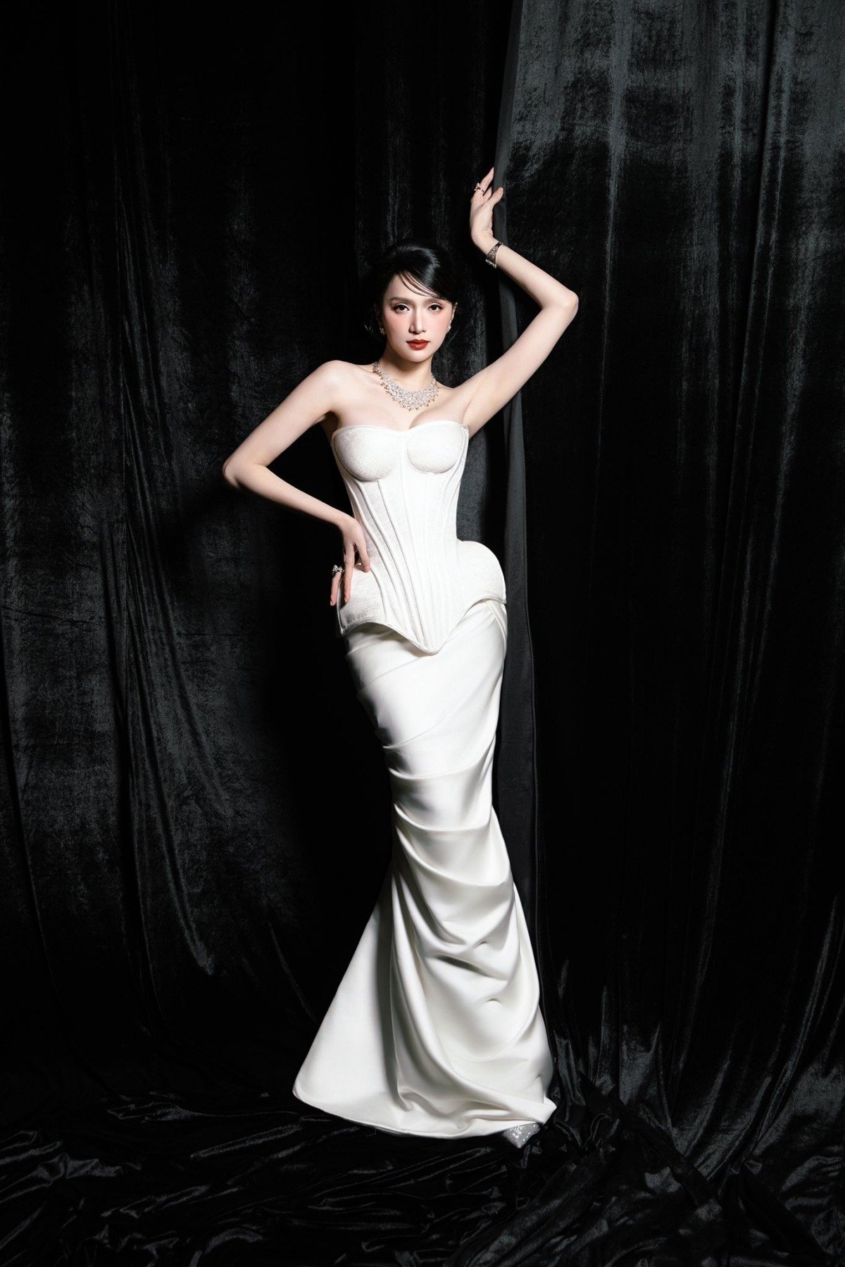 Hoa hậu Lương Thuỳ Linh xin lỗi Hương Giang- Ảnh 8.