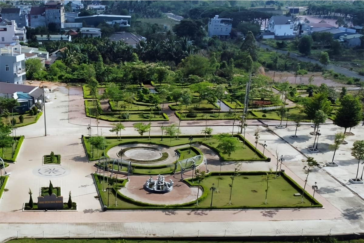 cay xanh.jpg
