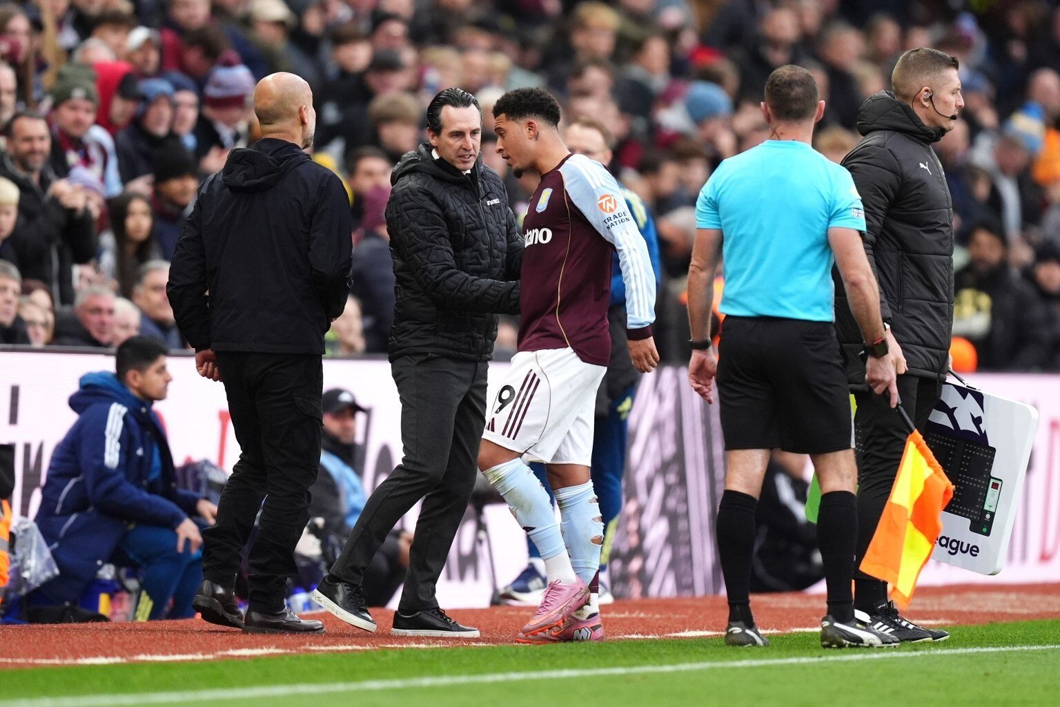 www_thesun_co_uk acknowledged manager unai emery substituted 1034081607.jpg