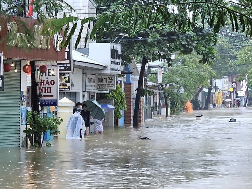 Thông báo khẩn tới 2 thành phố- Ảnh 1.