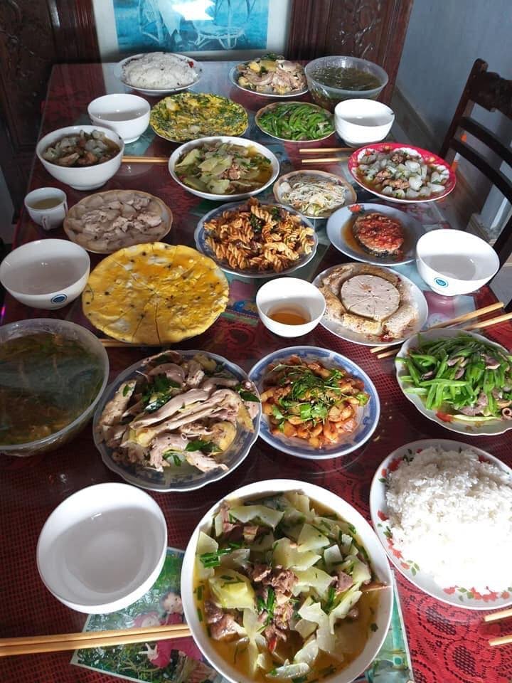 Sóng gió ập đến trong đám giỗ nhà chồng, cô vợ phản ứng nhanh gọn làm cả họ