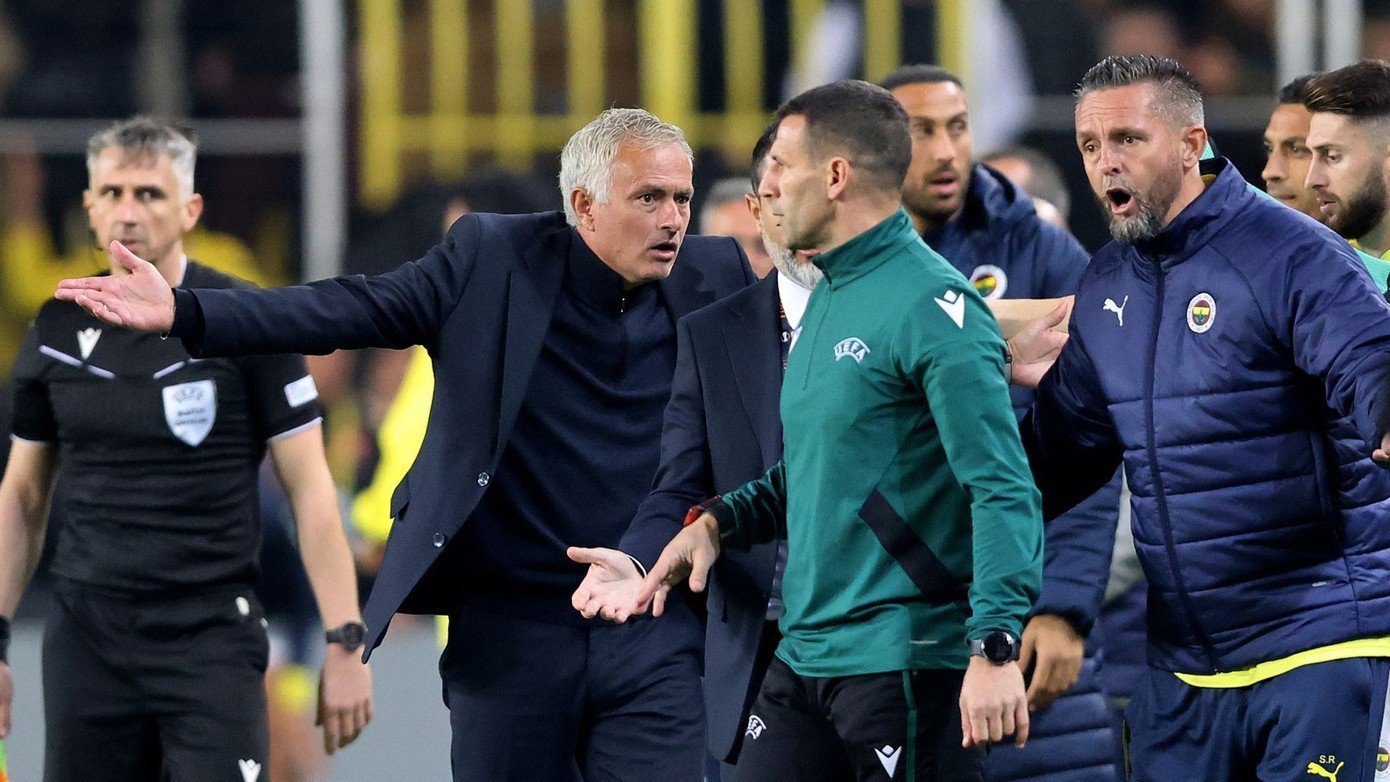jose-mou-red.jpg