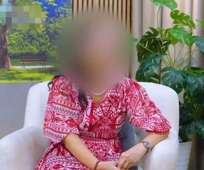 Mẹ U70 đi "ăn vụng" bị con gái bắt được, bố tiết lộ một bí mật khiến con cái càng sốc hơn - 1