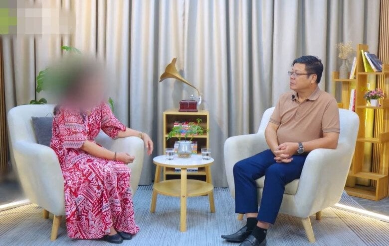 Mẹ U70 đi "ăn vụng" bị con gái bắt được, bố tiết lộ một bí mật khiến con cái càng sốc hơn - 2