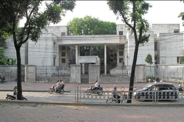 Can-canh-dien-mao-moi-khang-trang-cua-nha-ma-300-kim-ma-ai-di-qua-cung-phai-tram-tro-ngam-nhin