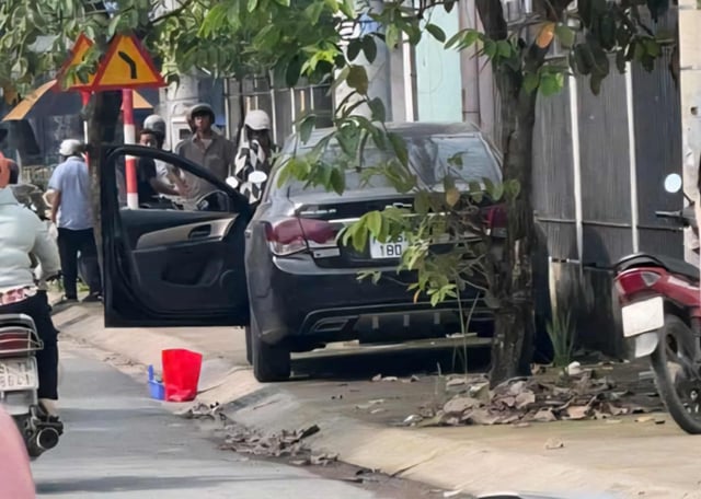 co-gai-trong-cop-xe-3