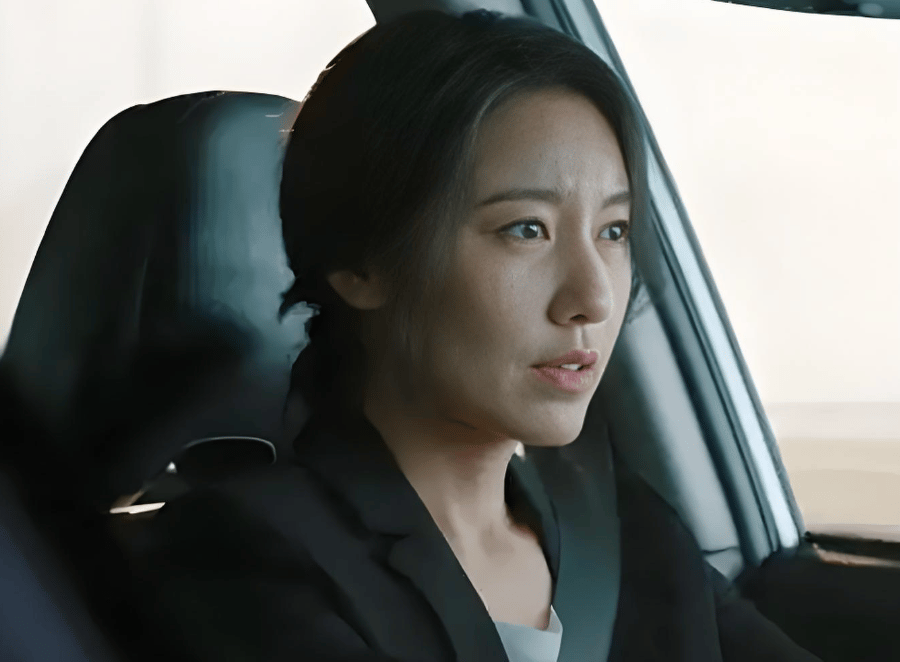 Biết tôi lén rút tiền sinh hoạt gửi về cho bố mẹ, chồng chỉ nói đúng một câu nhưng khiến tôi sụp ngã- Ảnh 1.