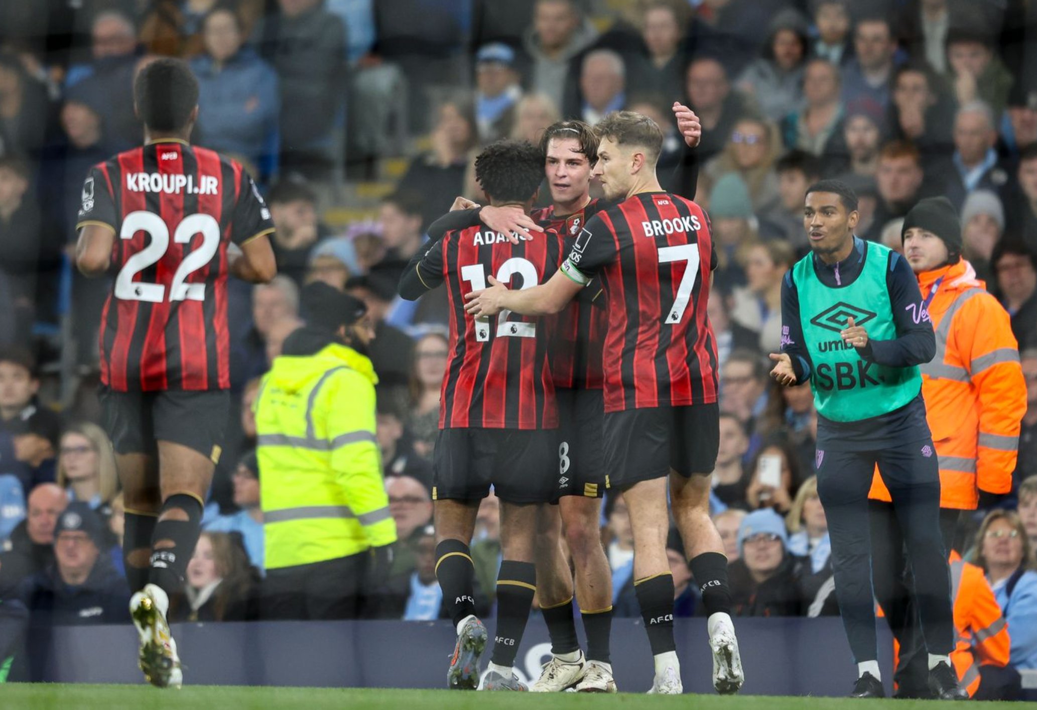 Haaland bùng nổ, Man City lên ngôi nhì Ngoại hạng - Ảnh 3.