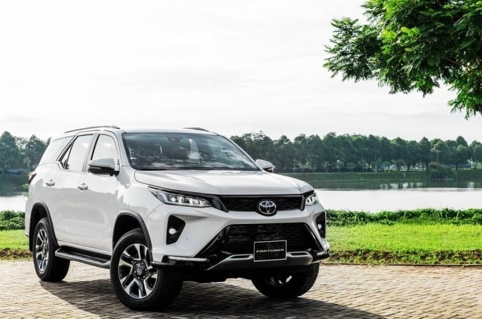 ‘Chơi sát ván’ Ford Everest, Toyota Fortuner giảm giá lăn bánh xuống ‘rẻ như cho’ đầu tháng 11/2025 ảnh 2