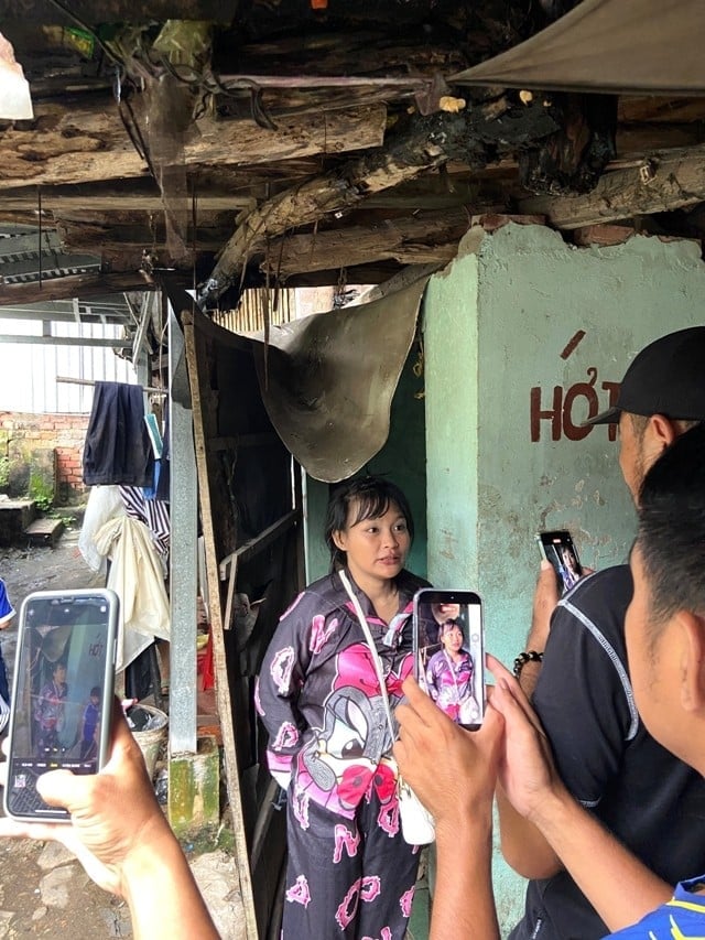 be-4-thang-tuoi-roi-xuong-kenh-4