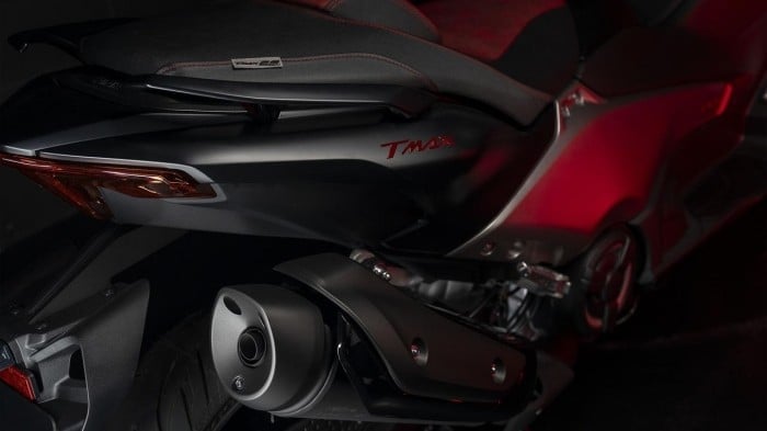 Yamaha-TMAX-13