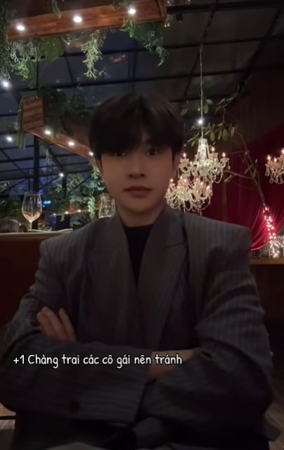 Dẫn bạn gái mới đi mua Mẹc, hot TikToker bị