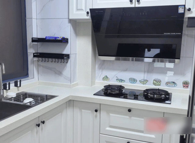 Hy-huu-tinh-tiet-bat-ngo-vu-chu-tro-bat-khoc-khi-khach-thue-qua-sach-chuyen-gi-the-nay-3