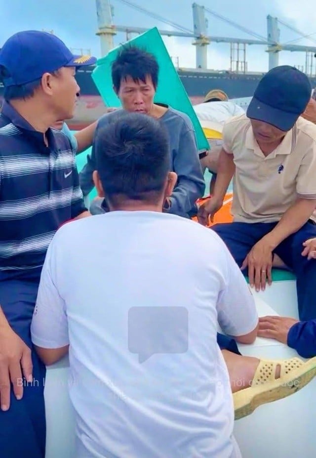 ngu-dan-lao-xuong-bien-cuu-nguoi-8