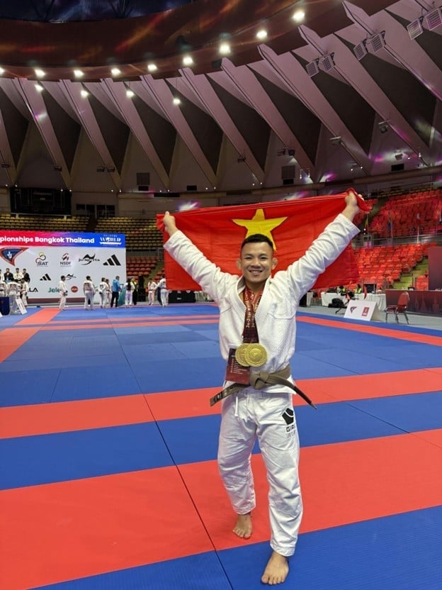 Võ sĩ Việt Nam nói gì sau thành tích xuất sắc giành 2 HCV ở giải Vô địch Jujitsu thế giới 2025- Ảnh 2.