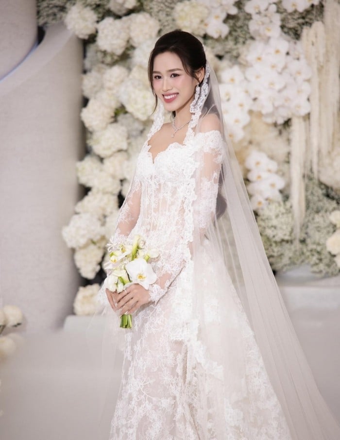 cap-nhat-toan-canh-dam-cuoi-hoa-hau-do-thi-ha-va-viet-vuong-tiec-cuoi-sang-het-nac-quy-tu-dan-sao-dinh-dam-9