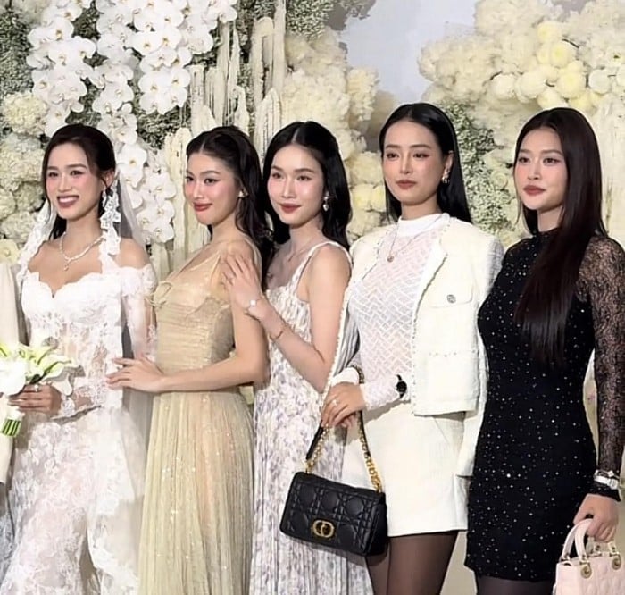 cap-nhat-toan-canh-dam-cuoi-hoa-hau-do-thi-ha-va-viet-vuong-tiec-cuoi-sang-het-nac-quy-tu-dan-sao-dinh-dam-7