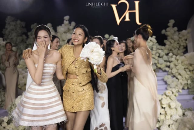 Hoàng Thùy bắt được hoa cưới của Đỗ Thị Hà trong đám cưới lộng lẫy tại Hà Nội - Ảnh 3.
