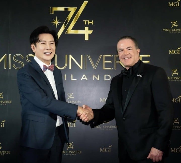 Miss Universe 2025 tiếp tục gặp sóng gió: 5 thí sinh bỏ thi, ông Nawat bị kiện- Ảnh 1.
