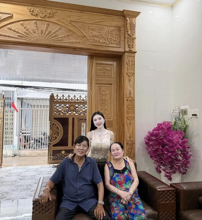 Ngan Collagen khoe cong ty anh 2