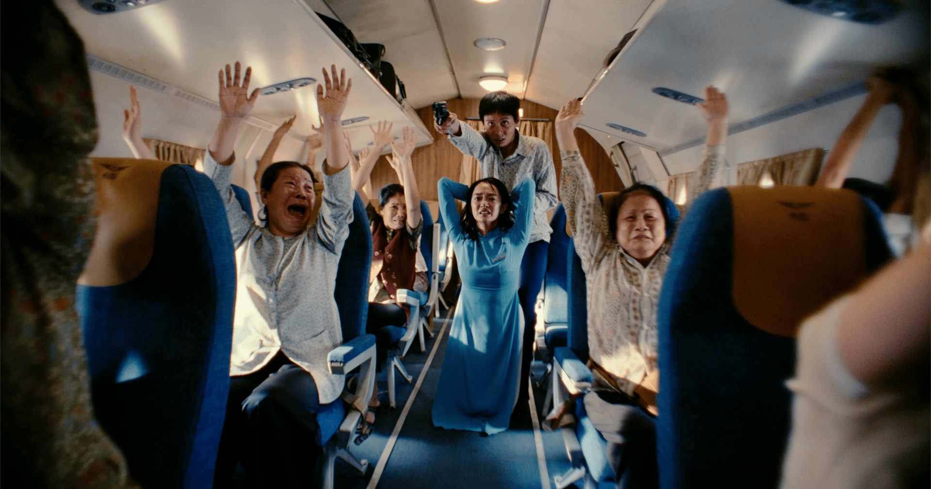 Tử chiến trên không': 118 phút nghẹt thở không lối thoát