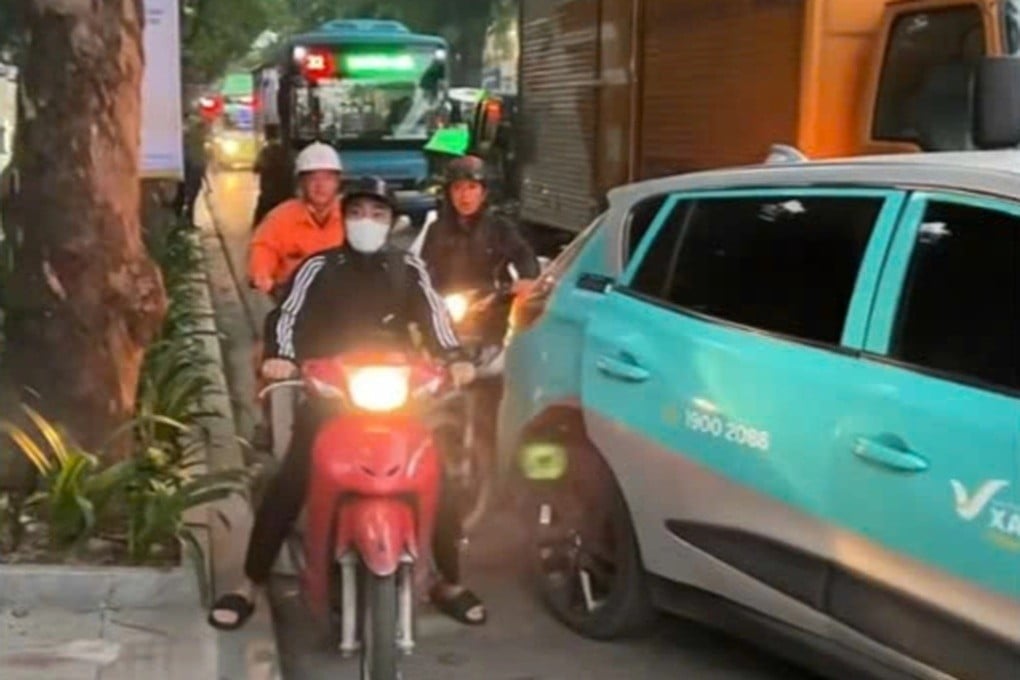 Đèn đỏ không chịu nhảy xanh tại nút giao Trần Phú - Hùng Vương ở Hà Nội - 2