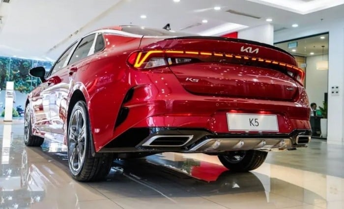 Nhận ưu đãi khủng, giá lăn bánh Kia K5 giảm cực mạnh khiến ‘ngôi vương’ của Toyota Camry 'lung lay' ảnh 5