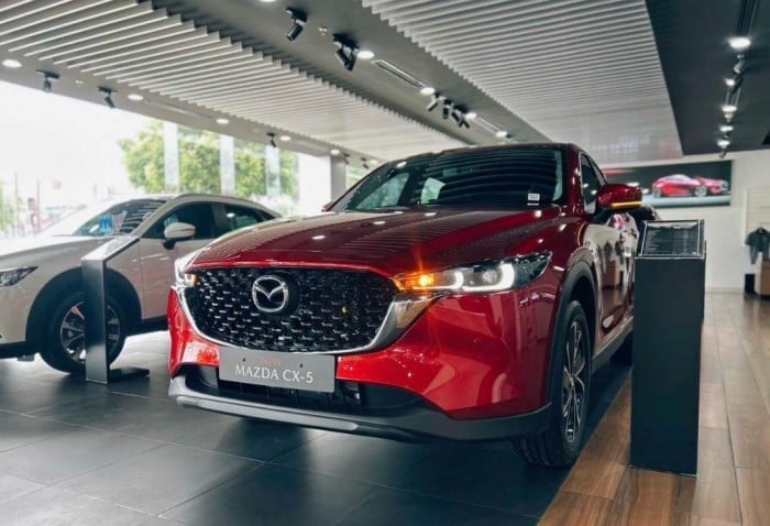 Cập nhật giá lăn bánh Mazda CX-5 giữa tháng 11/2025 ở mức rẻ ‘át vía’ Hyundai Tucson và Honda CR-V ảnh 1